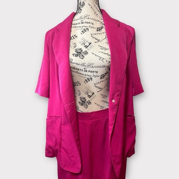 Chic Fuchsia Blazer and Skirt Set - Picture 3 of 6
